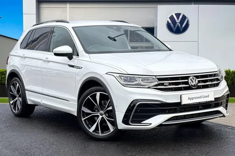 EF72KEJ Volkswagen Tiguan 2.0 TDI 4Motion R-Line 5dr DSG Thumbnail #2
