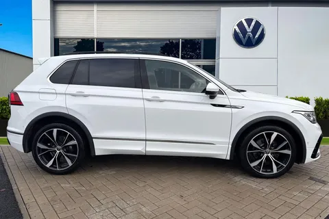 EF72KEJ Volkswagen Tiguan 2.0 TDI 4Motion R-Line 5dr DSG Thumbnail #4