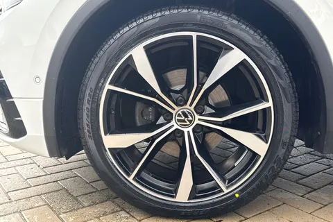 EF72KEJ Volkswagen Tiguan 2.0 TDI 4Motion R-Line 5dr DSG Thumbnail #13