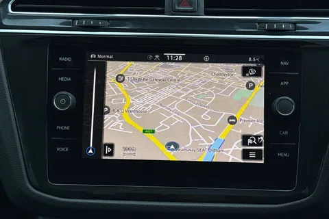 EF72KEJ Volkswagen Tiguan 2.0 TDI 4Motion R-Line 5dr DSG Thumbnail #18