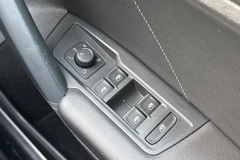 EF72KEJ Volkswagen Tiguan 2.0 TDI 4Motion R-Line 5dr DSG Thumbnail #22