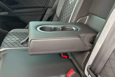 EF72KEJ Volkswagen Tiguan 2.0 TDI 4Motion R-Line 5dr DSG Thumbnail #32