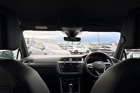 EF72KEJ Volkswagen Tiguan 2.0 TDI 4Motion R-Line 5dr DSG Thumbnail #34