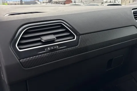 EF72KEJ Volkswagen Tiguan 2.0 TDI 4Motion R-Line 5dr DSG Thumbnail #35