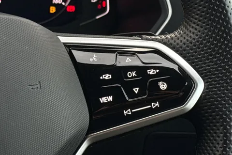 EF72KEJ Volkswagen Tiguan 2.0 TDI 4Motion R-Line 5dr DSG Thumbnail #39