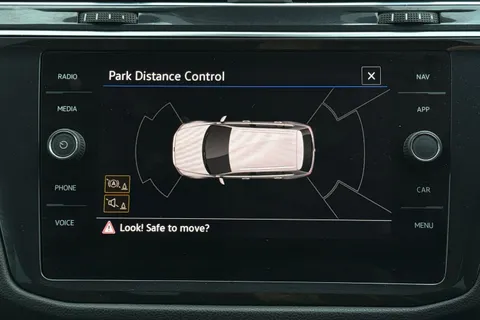 EF72KEJ Volkswagen Tiguan 2.0 TDI 4Motion R-Line 5dr DSG Thumbnail #46