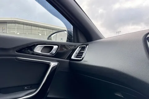 LC70OLG Kia Ceed 1.4 T-GDi GT-Line S DCT Euro 6 (s/s) 5dr Thumbnail #37