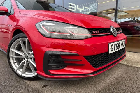 9 of 64 for Volkswagen Golf 2.0 TSI GTI Performance Euro 6 (s/s) 5dr