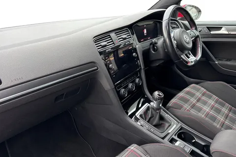 15 of 64 for Volkswagen Golf 2.0 TSI GTI Performance Euro 6 (s/s) 5dr