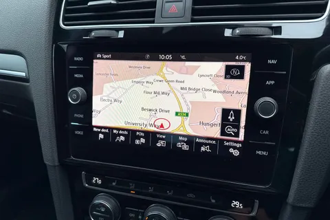 17 of 64 for Volkswagen Golf 2.0 TSI GTI Performance Euro 6 (s/s) 5dr