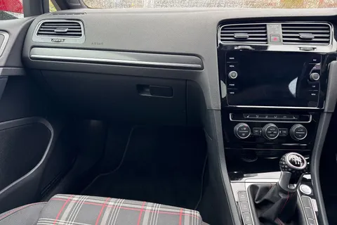 20 of 64 for Volkswagen Golf 2.0 TSI GTI Performance Euro 6 (s/s) 5dr