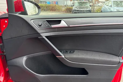 21 of 64 for Volkswagen Golf 2.0 TSI GTI Performance Euro 6 (s/s) 5dr