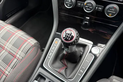 23 of 64 for Volkswagen Golf 2.0 TSI GTI Performance Euro 6 (s/s) 5dr