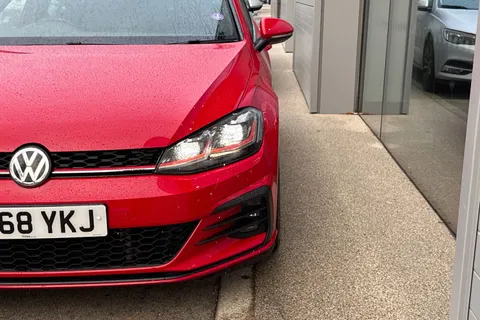 26 of 64 for Volkswagen Golf 2.0 TSI GTI Performance Euro 6 (s/s) 5dr