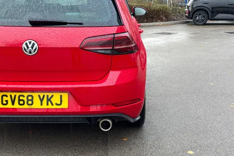 30 of 64 for Volkswagen Golf 2.0 TSI GTI Performance Euro 6 (s/s) 5dr