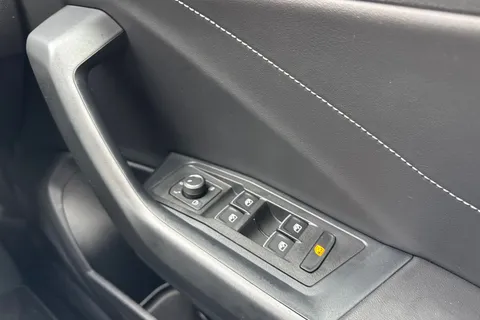 21 of 63 for Volkswagen T-Roc 1.5 TSI R-Line 5dr DSG ⭐Panoramic sunroof, 18' Nevada diamond turned alloy⭐