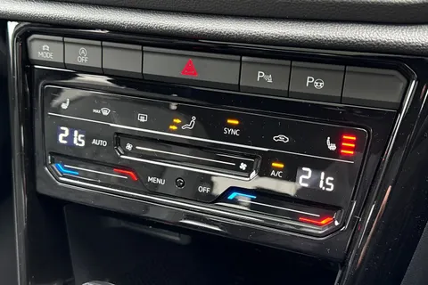 22 of 63 for Volkswagen T-Roc 1.5 TSI R-Line 5dr DSG ⭐Panoramic sunroof, 18' Nevada diamond turned alloy⭐