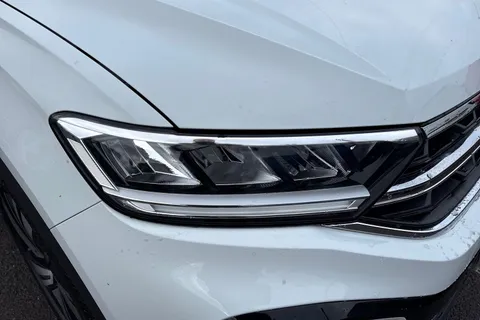 30 of 63 for Volkswagen T-Roc 1.5 TSI R-Line 5dr DSG ⭐Panoramic sunroof, 18' Nevada diamond turned alloy⭐