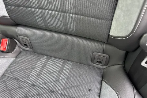 35 of 63 for Volkswagen T-Roc 1.5 TSI R-Line 5dr DSG ⭐Panoramic sunroof, 18' Nevada diamond turned alloy⭐