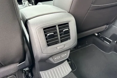 36 of 63 for Volkswagen T-Roc 1.5 TSI R-Line 5dr DSG ⭐Panoramic sunroof, 18' Nevada diamond turned alloy⭐