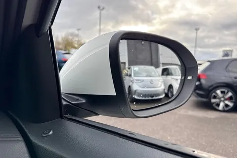 39 of 63 for Volkswagen T-Roc 1.5 TSI R-Line 5dr DSG ⭐Panoramic sunroof, 18' Nevada diamond turned alloy⭐