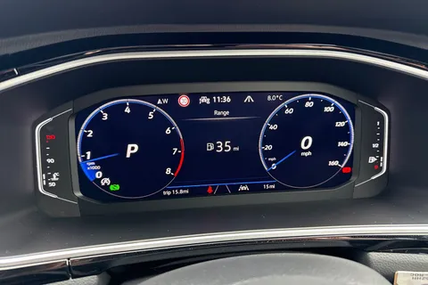 44 of 63 for Volkswagen T-Roc 1.5 TSI R-Line 5dr DSG ⭐Panoramic sunroof, 18' Nevada diamond turned alloy⭐