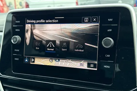 49 of 63 for Volkswagen T-Roc 1.5 TSI R-Line 5dr DSG ⭐Panoramic sunroof, 18' Nevada diamond turned alloy⭐