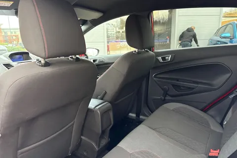 34 of 62 for Ford Fiesta 1.0T EcoBoost ST-Line Euro 6 (s/s) 5dr