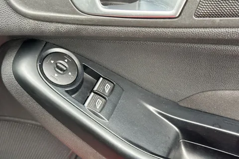 39 of 62 for Ford Fiesta 1.0T EcoBoost ST-Line Euro 6 (s/s) 5dr