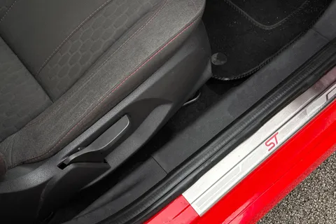 41 of 62 for Ford Fiesta 1.0T EcoBoost ST-Line Euro 6 (s/s) 5dr