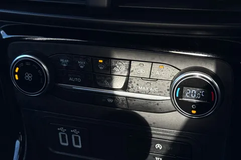 22 of 43 for Ford Ecosport 1.0T EcoBoost ST-Line Euro 6 (s/s) 5dr