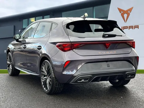  CUPRA Leon 1.5 eTSI Shadow Edition DSG Euro 6 (s/s) 5dr Thumbnail #3