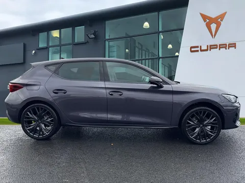  CUPRA Leon 1.5 eTSI Shadow Edition DSG Euro 6 (s/s) 5dr Thumbnail #4