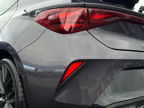  CUPRA Leon 1.5 eTSI Shadow Edition DSG Euro 6 (s/s) 5dr Thumbnail #16