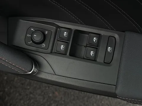  CUPRA Leon 1.5 eTSI Shadow Edition DSG Euro 6 (s/s) 5dr Thumbnail #18