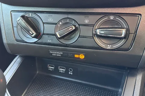 22 of 59 for SEAT Ibiza 1.0 TSI FR Euro 6 (s/s) 5dr GPF