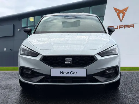  SEAT Leon 1.5 eTSI MHEV FR Black Edition DSG Euro 6 (s/s) 5dr Thumbnail #6