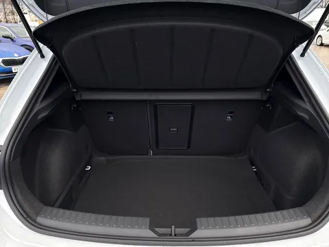  SEAT Leon 1.5 eTSI MHEV FR Black Edition DSG Euro 6 (s/s) 5dr Thumbnail #10