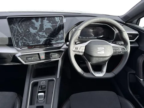  SEAT Leon 1.5 eTSI MHEV FR Black Edition DSG Euro 6 (s/s) 5dr Thumbnail #13