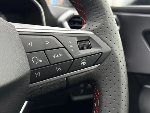  SEAT Leon 1.5 eTSI MHEV FR Black Edition DSG Euro 6 (s/s) 5dr Thumbnail #34