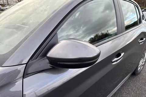 MF20FYA PEUGEOT 208 1.2 PureTech Active Euro 6 (s/s) 5dr Thumbnail #30