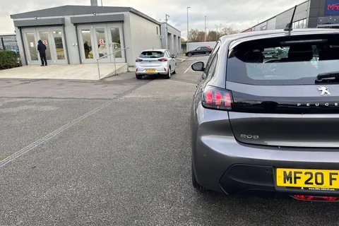 MF20FYA PEUGEOT 208 1.2 PureTech Active Euro 6 (s/s) 5dr Thumbnail #32