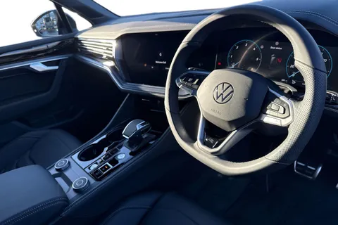 MV75UMJ Volkswagen Touareg 3.0 V6 TDI 4Motion 286 Black Edition 5dr Tip Auto Thumbnail #15
