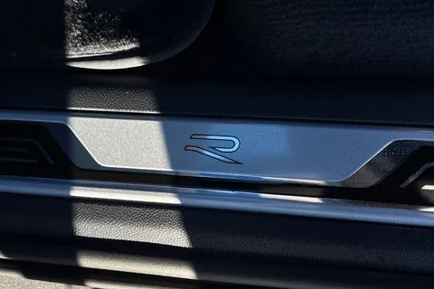 MV75UMJ Volkswagen Touareg 3.0 V6 TDI 4Motion 286 Black Edition 5dr Tip Auto Thumbnail #37