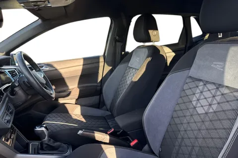 DF74KVP Volkswagen Polo 1.0 TSI 115 R-Line 5dr DSG **HEATED SEATS + 17' BERGAMO** Thumbnail #17