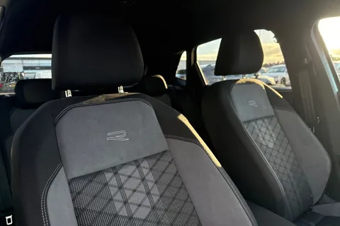 DF74KVP Volkswagen Polo 1.0 TSI 115 R-Line 5dr DSG **HEATED SEATS + 17' BERGAMO** Thumbnail #25