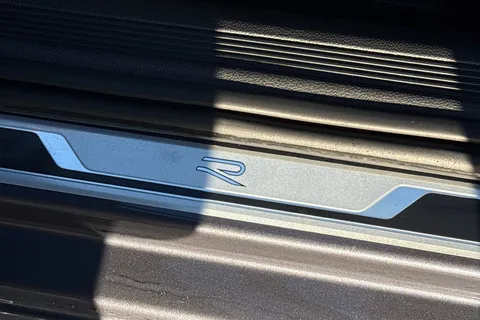 DF74KVP Volkswagen Polo 1.0 TSI 115 R-Line 5dr DSG **HEATED SEATS + 17' BERGAMO** Thumbnail #32