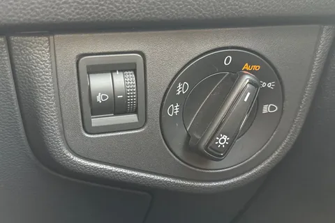 DF74KVP Volkswagen Polo 1.0 TSI 115 R-Line 5dr DSG **HEATED SEATS + 17' BERGAMO** Thumbnail #36