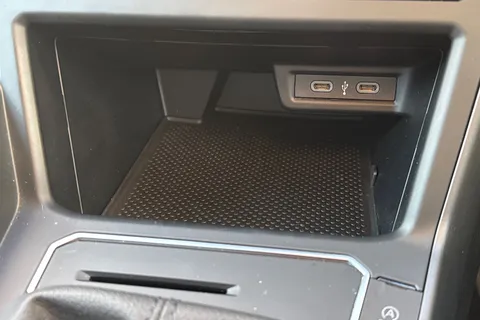 DF74KVP Volkswagen Polo 1.0 TSI 115 R-Line 5dr DSG **HEATED SEATS + 17' BERGAMO** Thumbnail #37