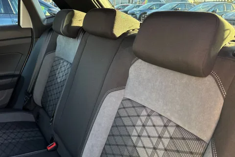 KR25YOM Volkswagen Polo 1.0 TSI 115 R-Line 5dr DSG **17' YORK ALLOYS + HEATED SEATS** Thumbnail #15